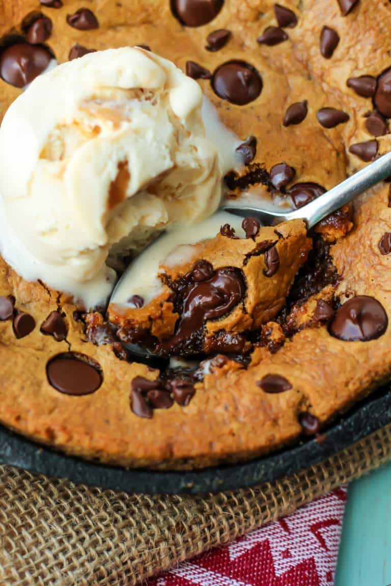 Paleo Gingerbread Chocolate Chip Skillet Cookie • Fit Mitten Kitchen