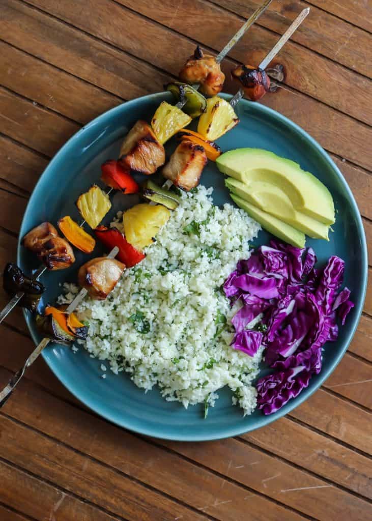 Easy Chicken Kebabs with Cilantro Lime Cauliflower Rice [Whole30] • Fit ...