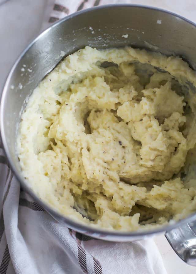 Roasted Garlic Cauliflower Mashed Potatoes • Fit Mitten Kitchen