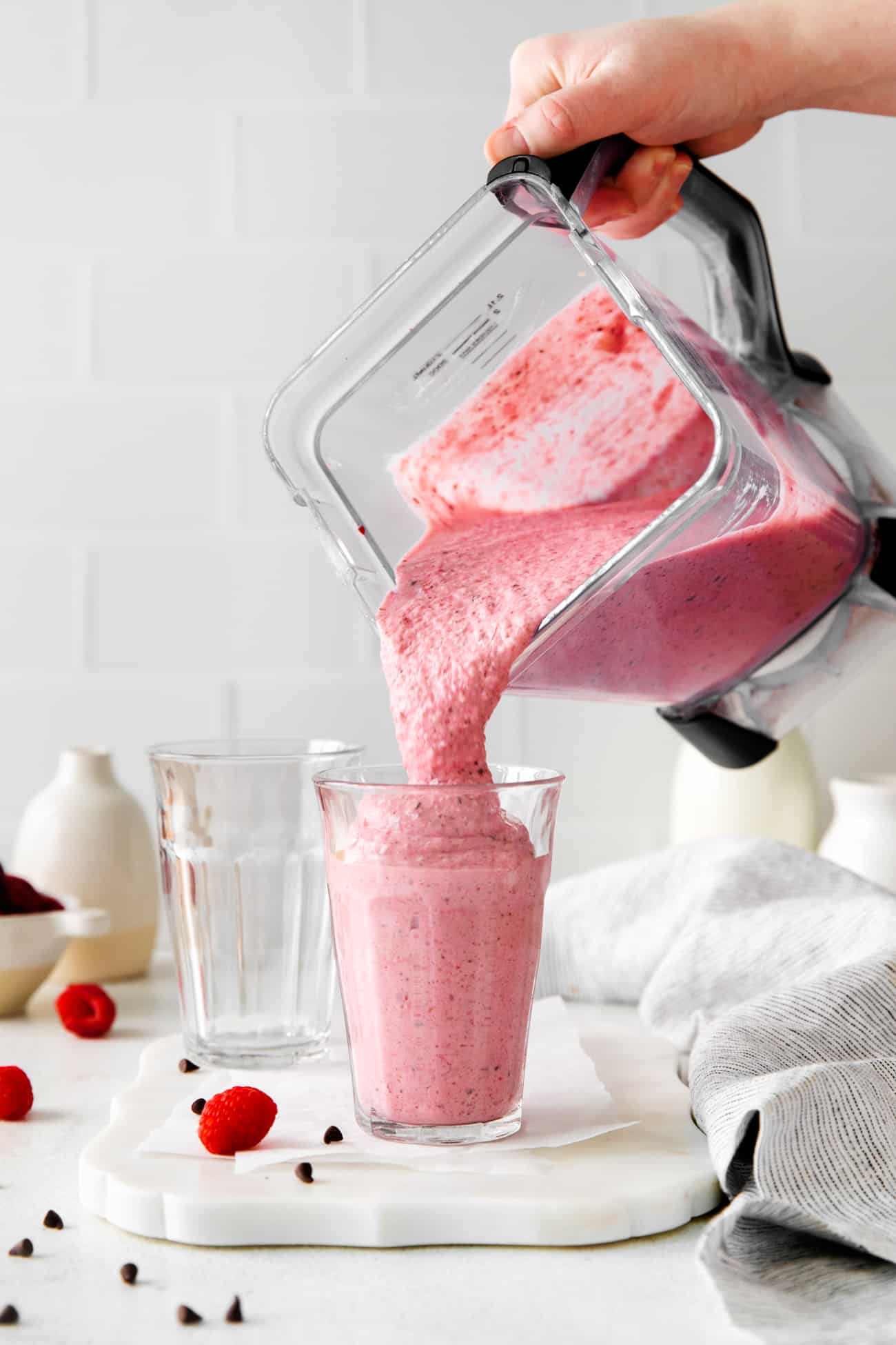 https://www.fitmittenkitchen.com/wp-content/uploads/2022/01/Raspberry-Smoothie-Recipe-In-Blender-2.jpg?utm_source=chatgpt.com