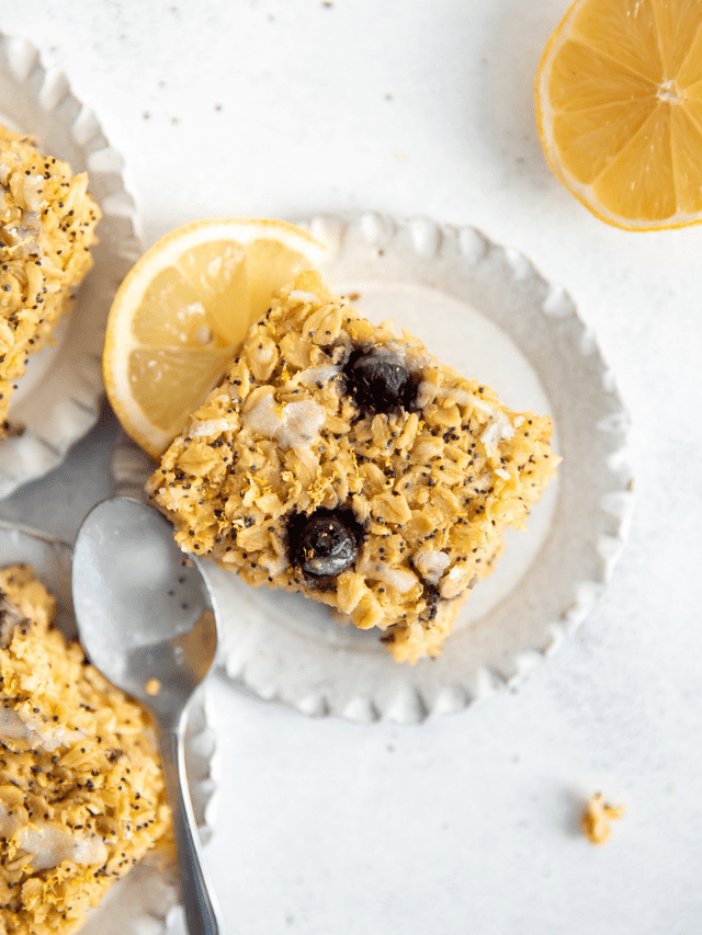 Lemon Poppy Seed Baked Oatmeal • Fit Mitten Kitchen
